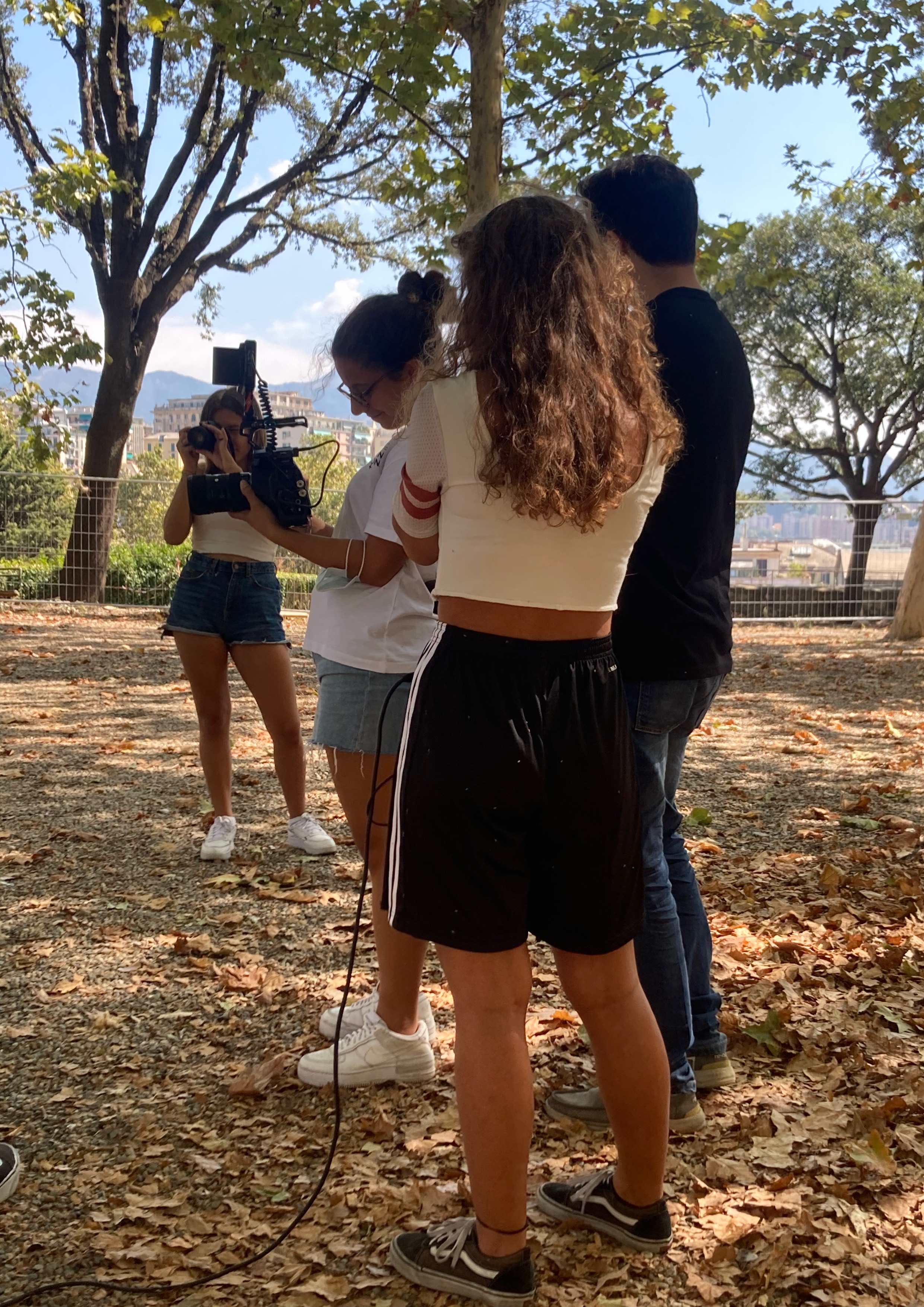 Troupe in rosa sul set di Giovanni